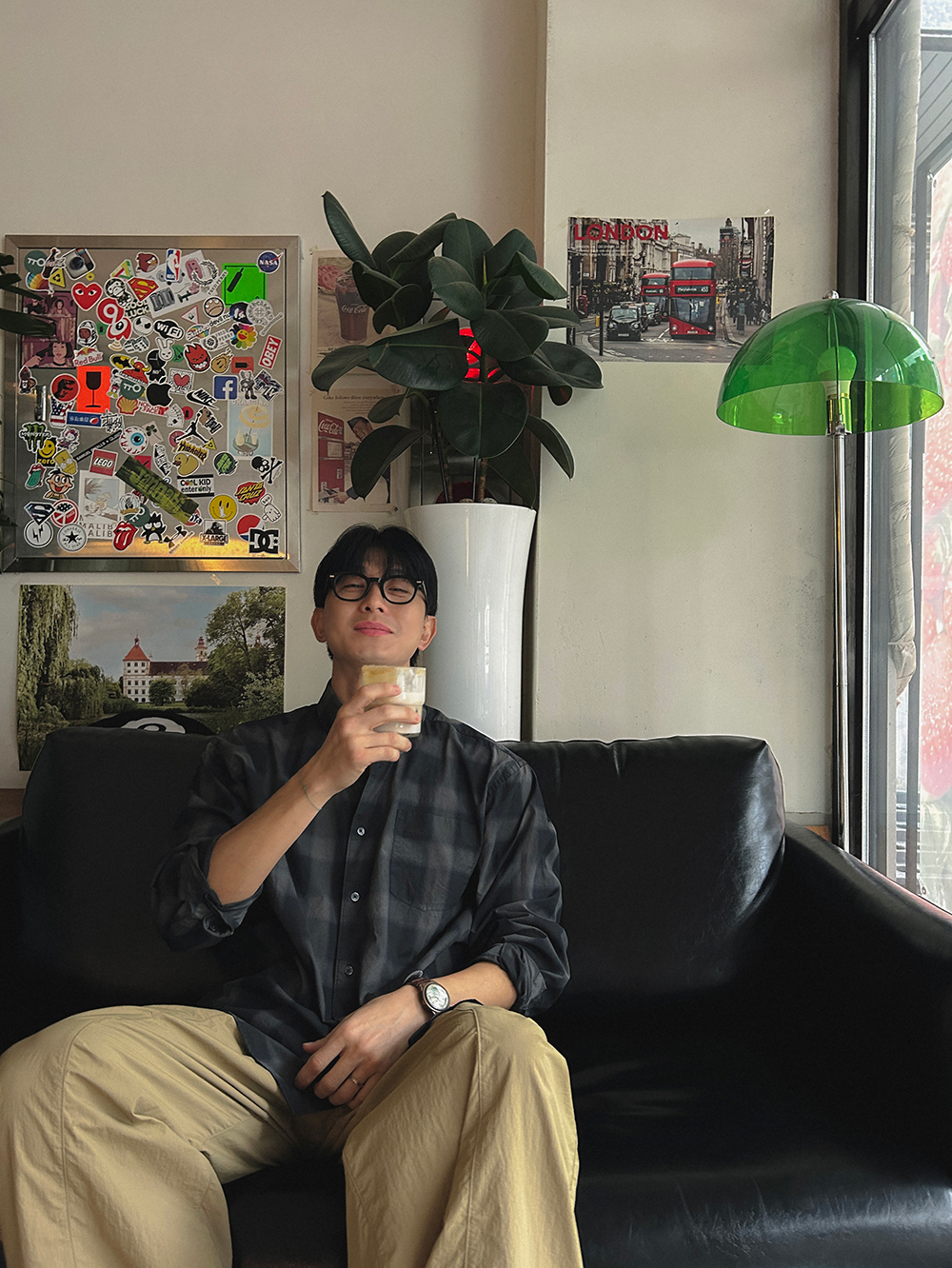 반팔 티셔츠 모델 착용 이미지-S1L50