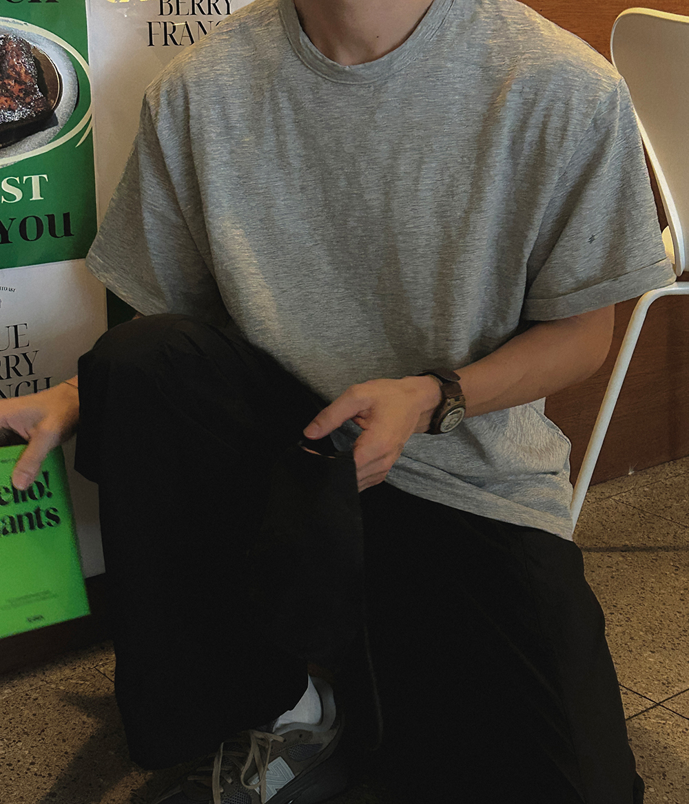 반팔 티셔츠 모델 착용 이미지-S1L30