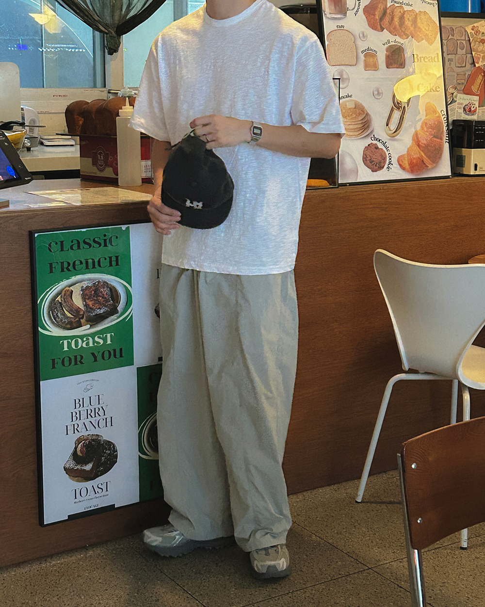 반팔 티셔츠 모델 착용 이미지-S1L92