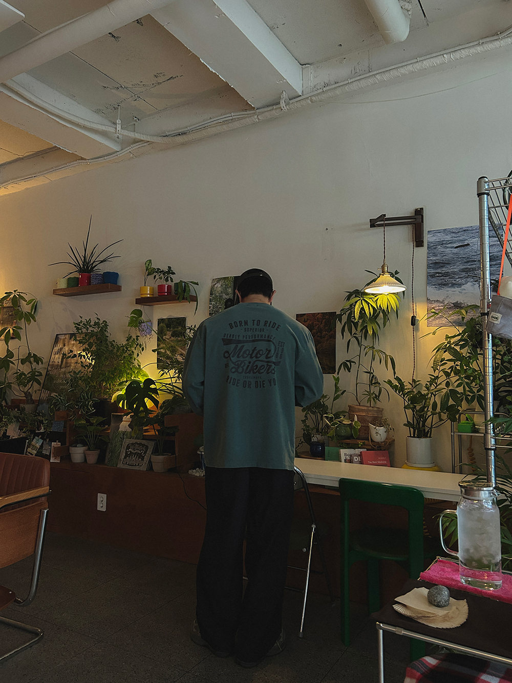 반팔 티셔츠 모델 착용 이미지-S1L15