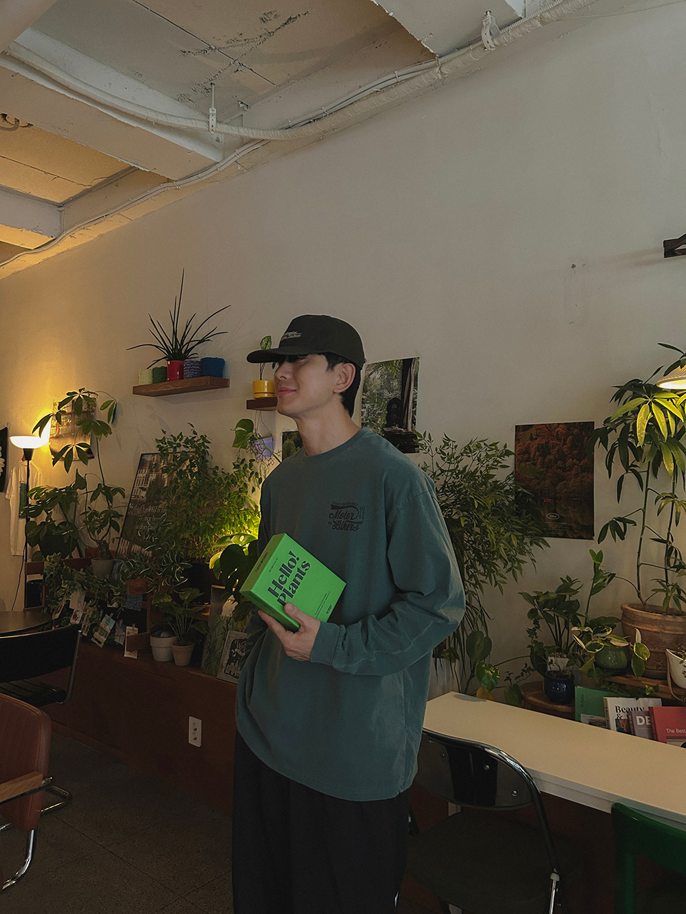 반팔 티셔츠 모델 착용 이미지-S1L65