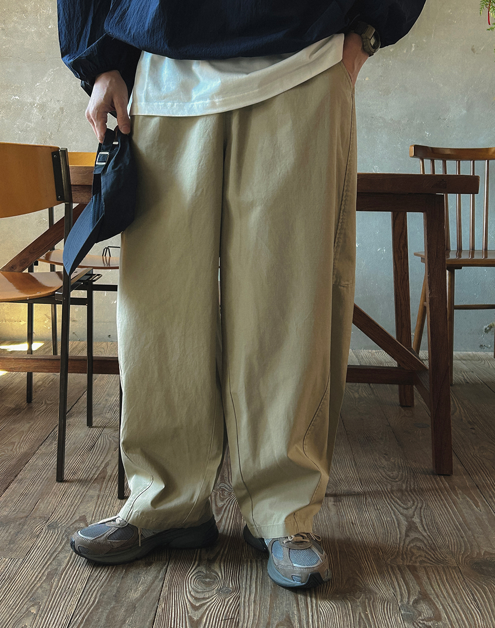 재킷 모델 착용 이미지-S1L4