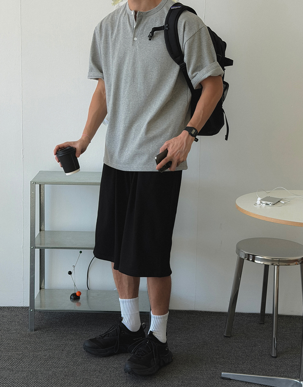 반팔 티셔츠 모델 착용 이미지-S1L50