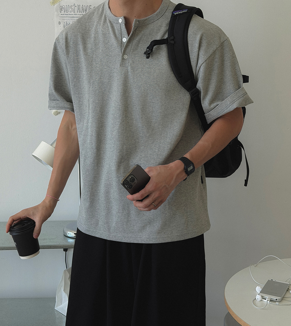 반팔 티셔츠 모델 착용 이미지-S1L44