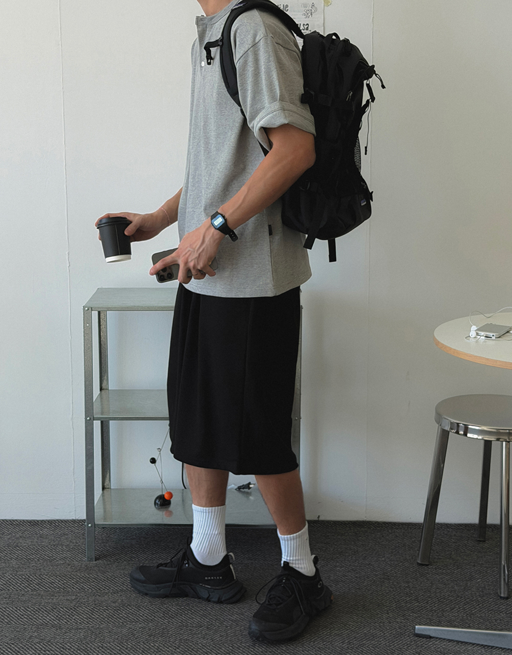 반팔 티셔츠 모델 착용 이미지-S1L46