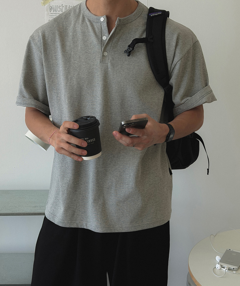 반팔 티셔츠 모델 착용 이미지-S1L16