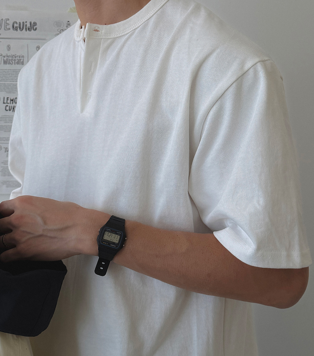 반팔 티셔츠 모델 착용 이미지-S1L31