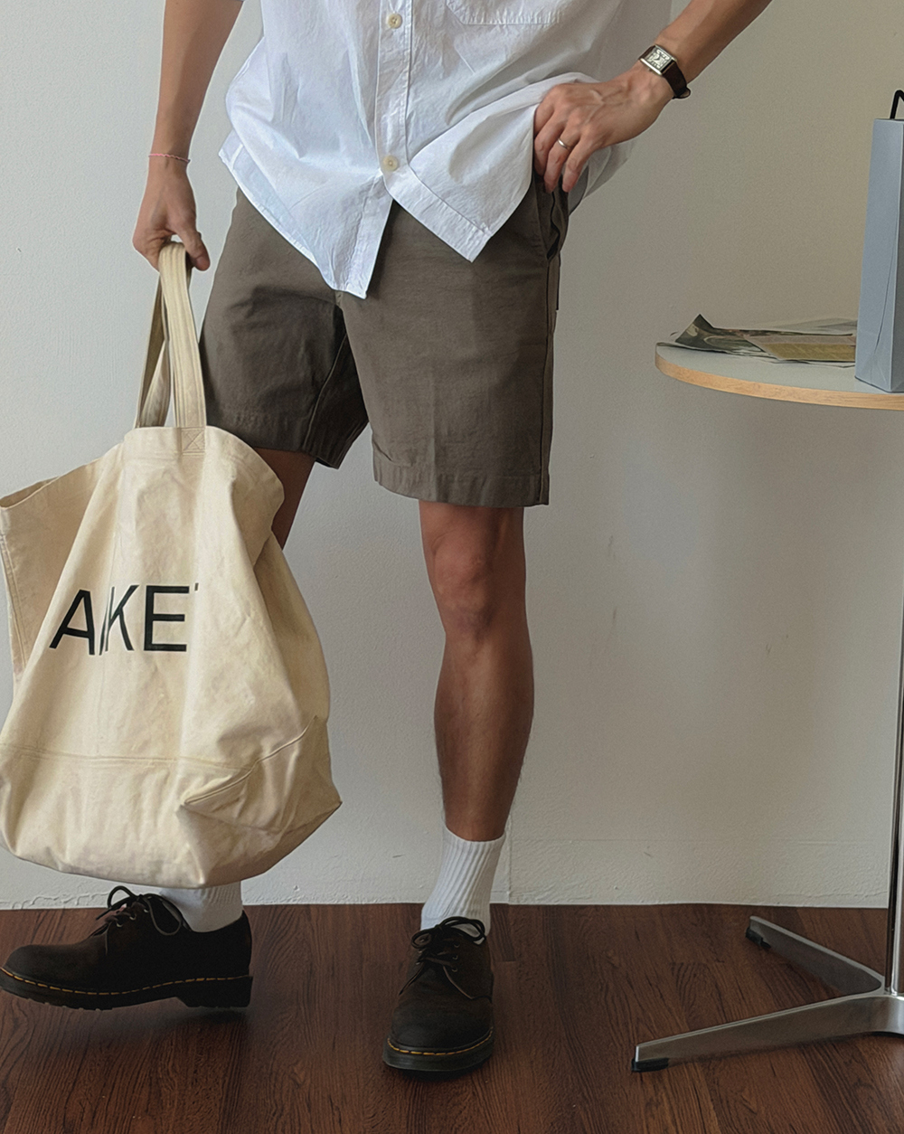 반바지 모델 착용 이미지-S1L48