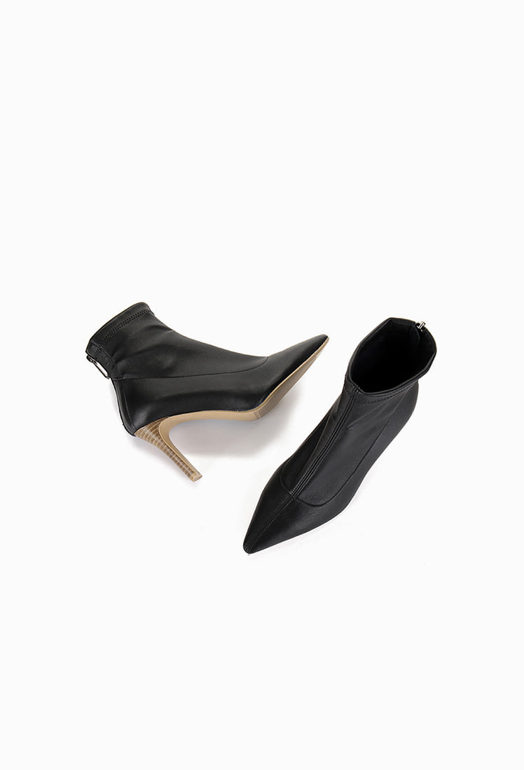 Grace Lambskin Span Ankle Boots (Black)