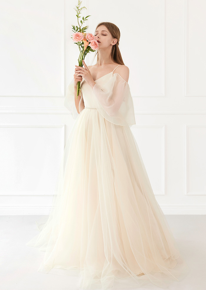 Giselle Wedding Dress (Cream)