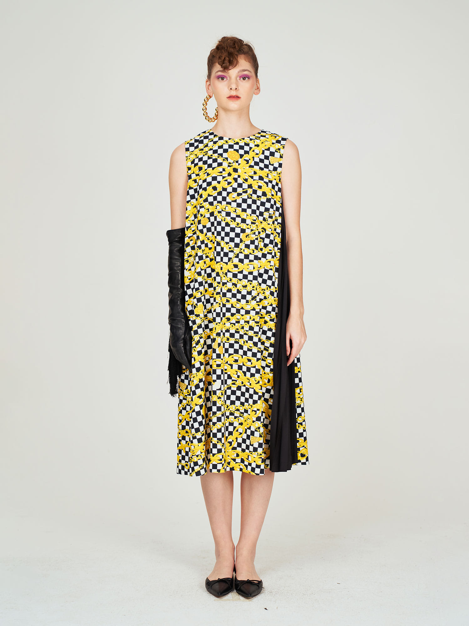 CHECKER BOARD CHAIN WITH ONE SIDE PLEATS DRESS