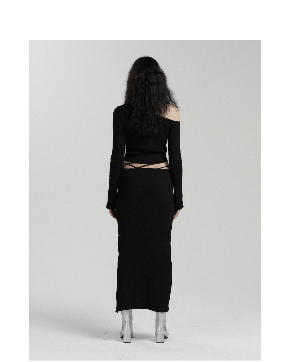long skirt model image-S1L4