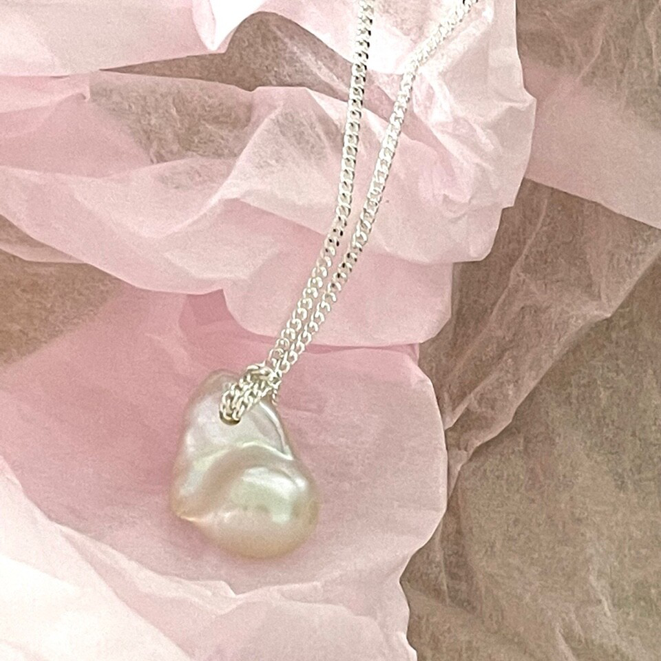 knot baroque pearl necklace
