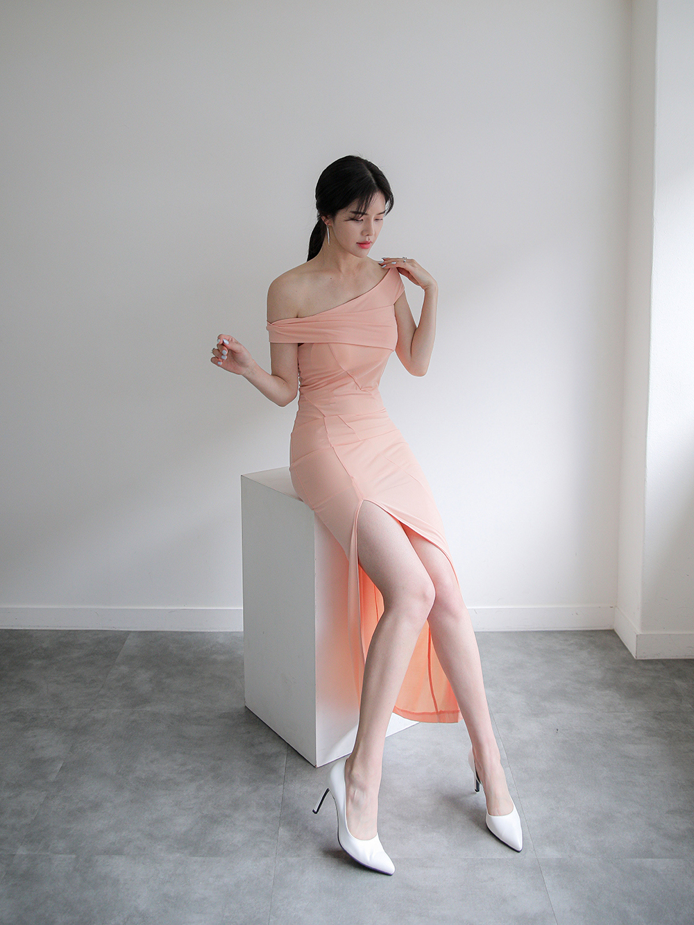 ドレス モデル画像-S1L27