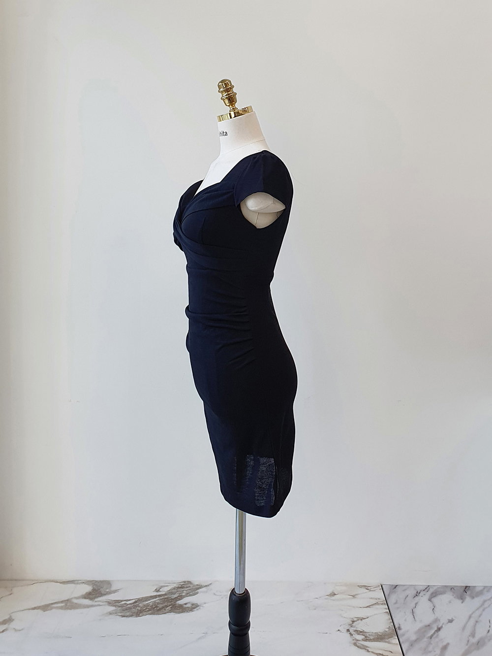 ドレス モデル画像-S1L16