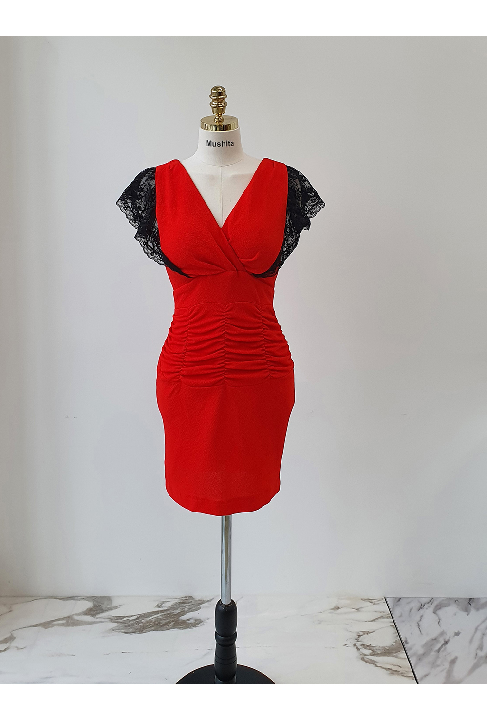 dress red color image-S1L1
