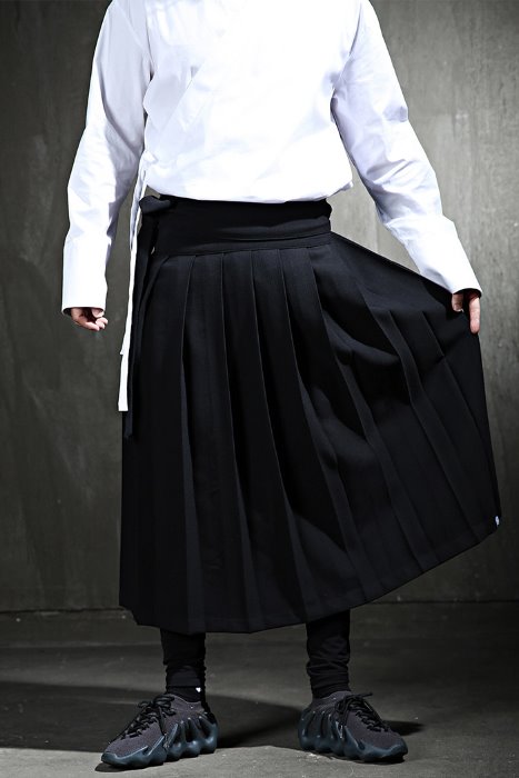 Mukha Bold Robe Pleated Skirt