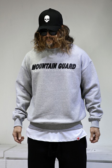 Mountain Guard Leather Embroidery Warm Raised Sweatshirt