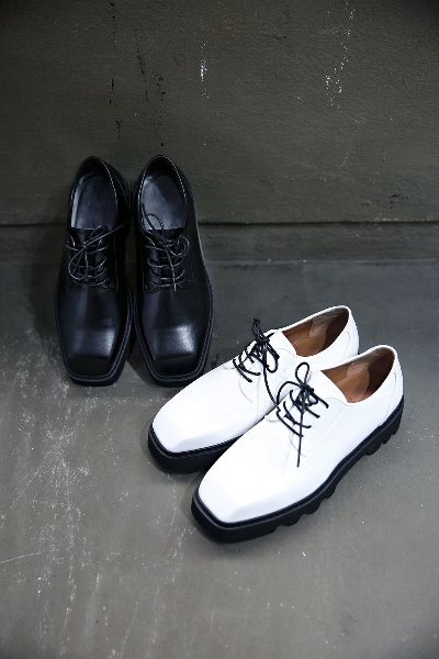 ByTheRSquare Toe Derby Shoes