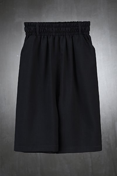 Mukha Solid Black Wide-fit Capri Pants