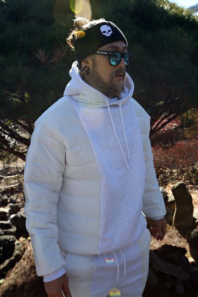 Padded color matching quilted brushed hoodie