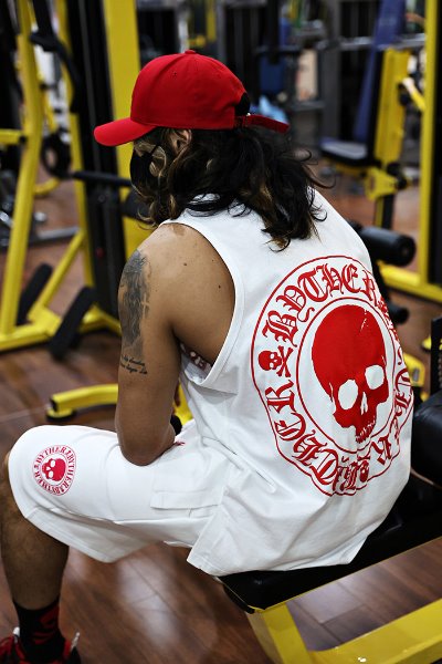 ByTheRByTheR Skull Logo Embossed Nasi White(Fitness Look)