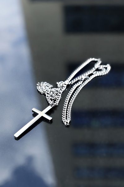 ByTheRVintage Metal Cross Necklace