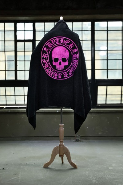 ByTheRByTheR Skull Logo Print Big Size Beach Towel Pink Black
