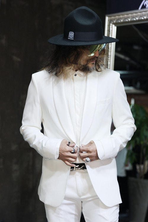 tuxedo suit blazer white