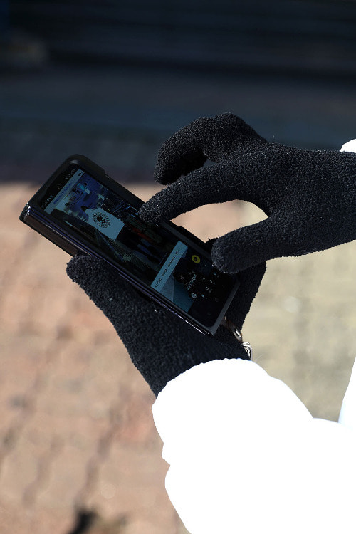Black Soft Knit Touch Gloves