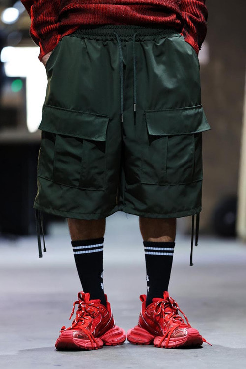 Front cargo balloon fit shorts