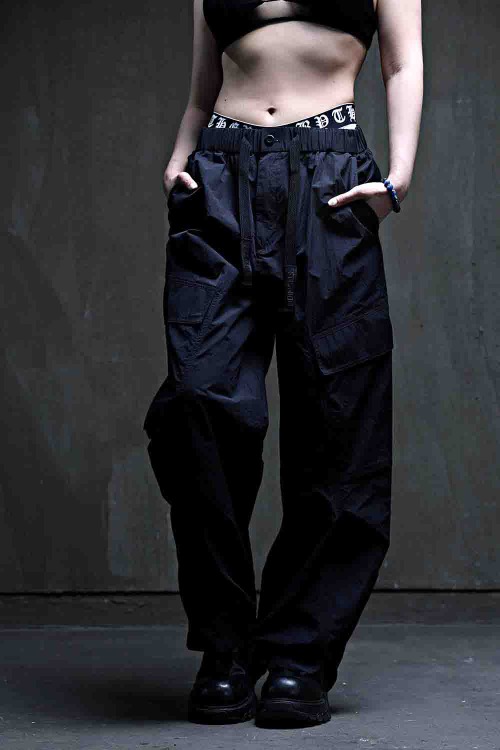 Cargo pocket strap point wide pants