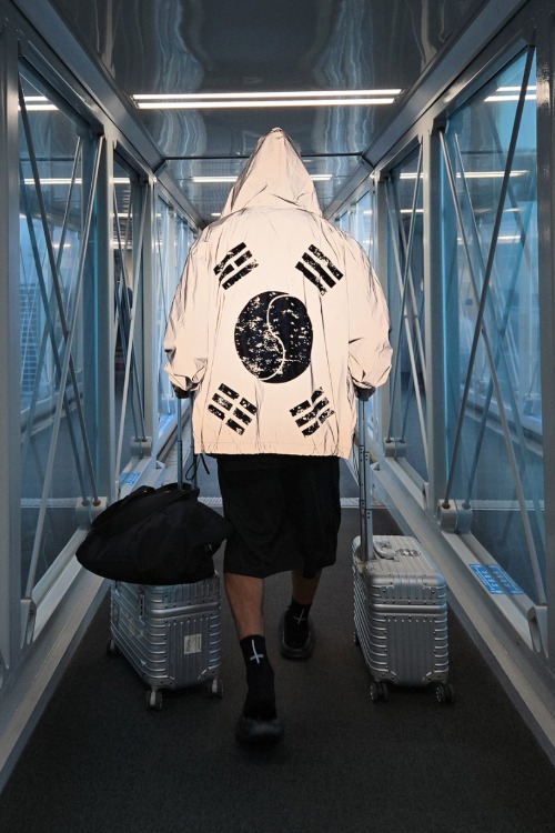 TRAVEL LOOK