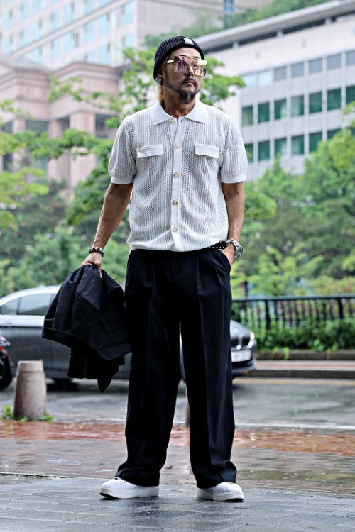 DAILY LOOK (The R)