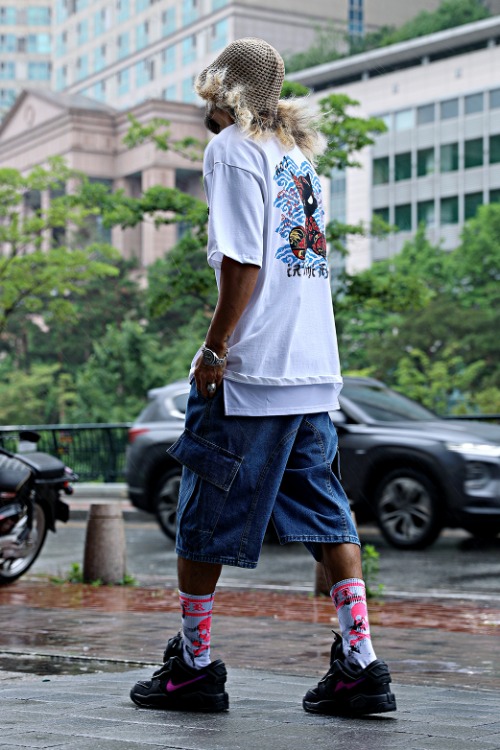 DAILY LOOK (The R)