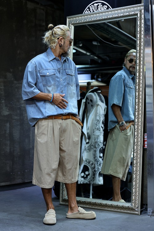 DAILY LOOK (The R)