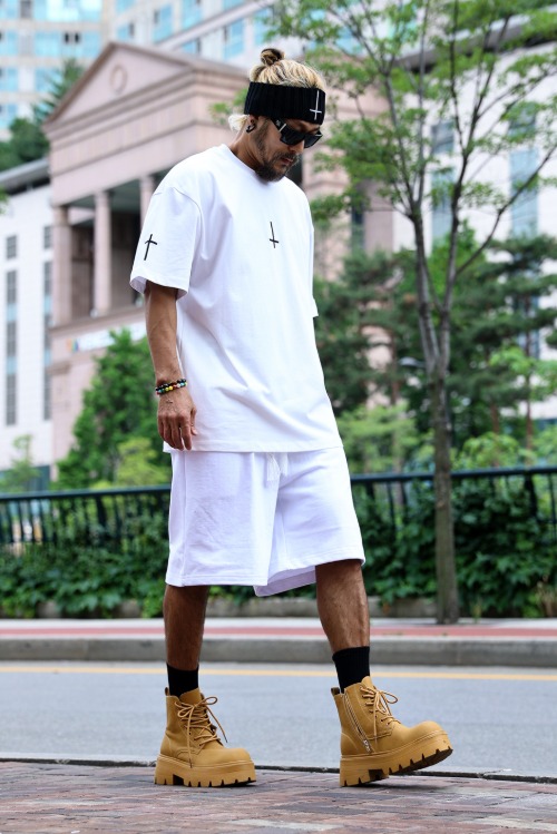 DAILY LOOK (The R)