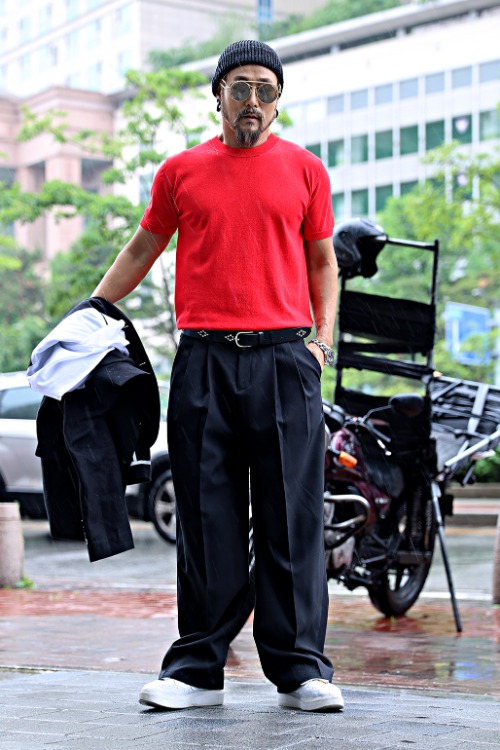 DAILY LOOK (The R)