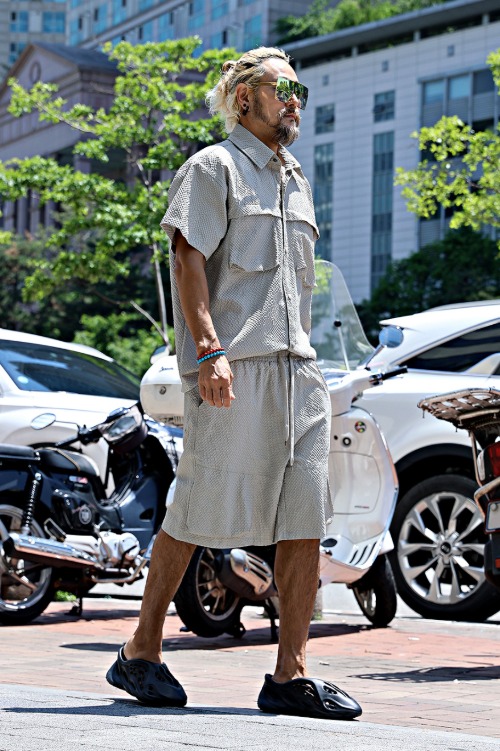 DAILY LOOK (The R)