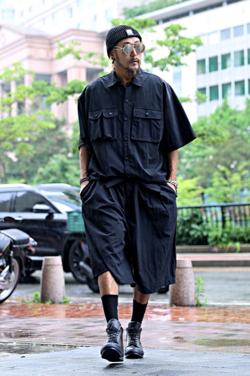 DAILY LOOK (The R)