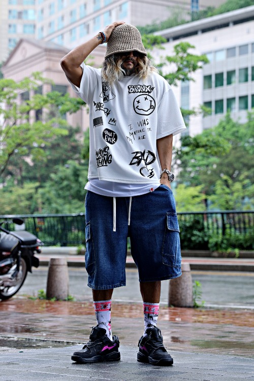 DAILY LOOK (The R)