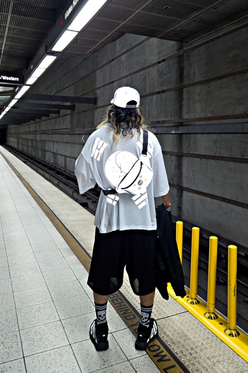 TRAVEL LOOK