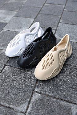 ByTheRsoft mesh foam runner sandals
