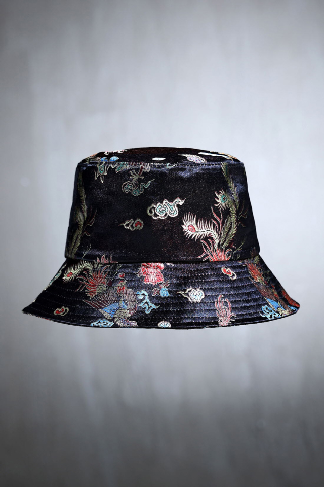 57610 ワッペンバケットハット(ブラック),【ByTheR.jp】日本公式