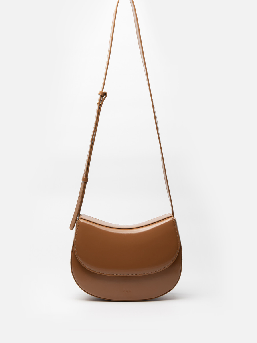 Mini peanut bag Patent caramel,로서울