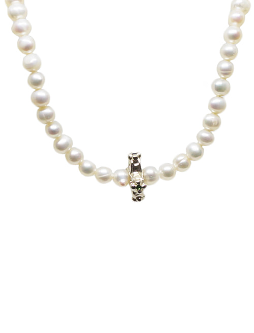 Madame Monet Pearl Necklace