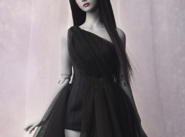 블랙 원 숄더 슬릿 드레스