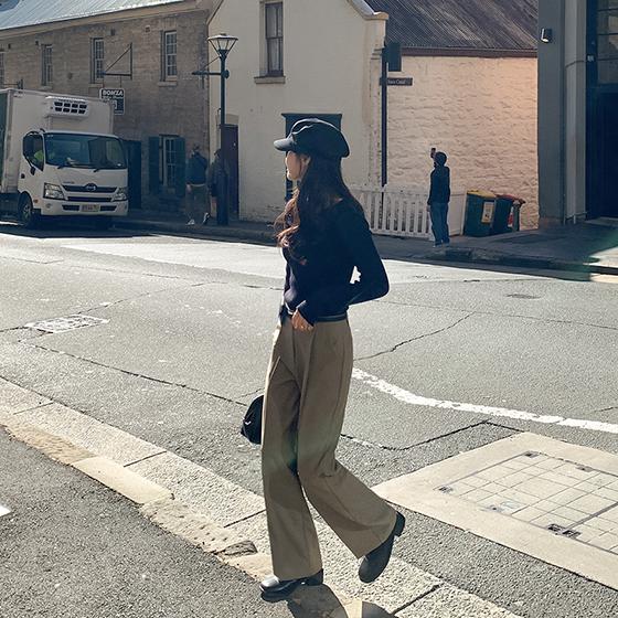 53万枚突破👏🏻圧倒的人気]ピンタックストレートスラックス