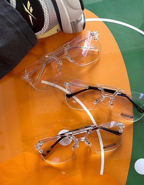 No.8703 UQ frame glasses