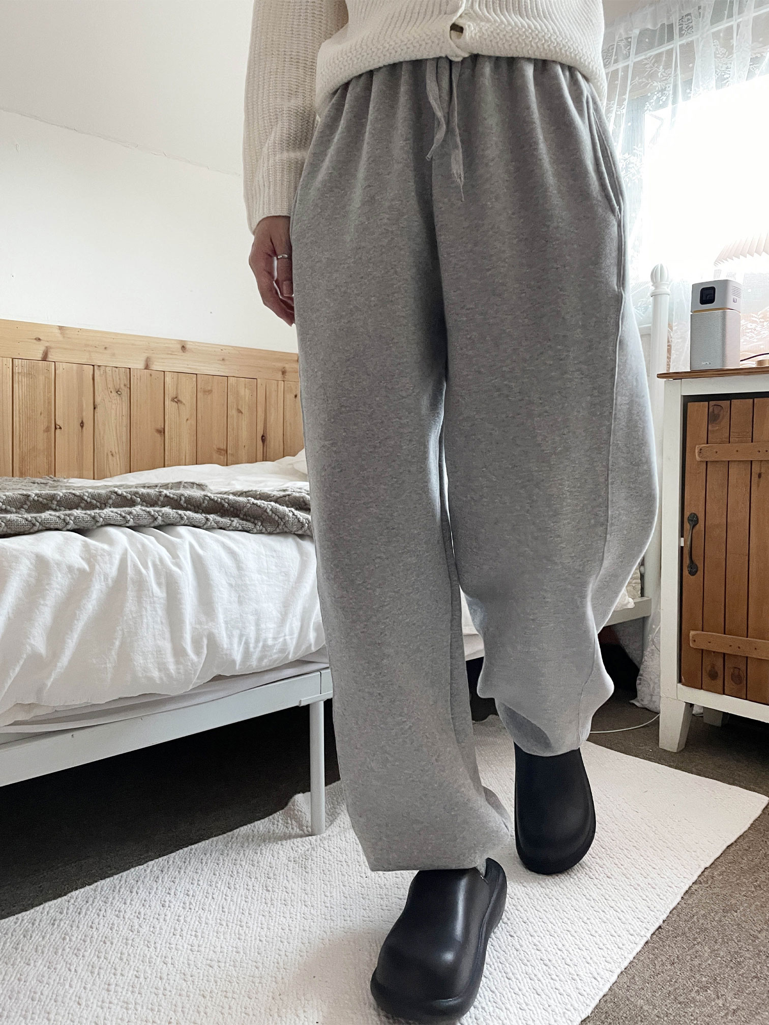 line napping jogger pt